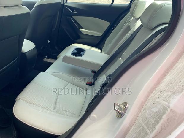 Mazda Axela 2018 Pearl