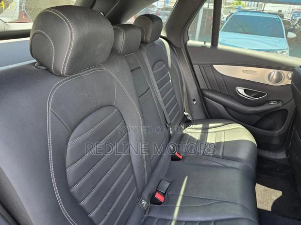 Mercedes-Benz 220 2017 Brown