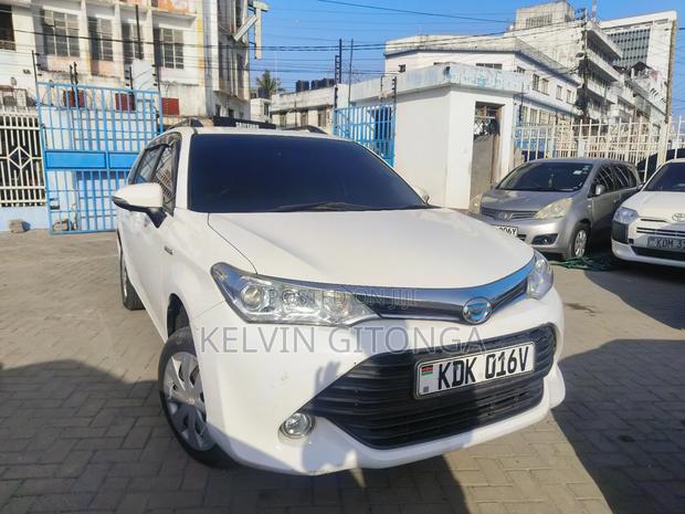 Toyota Corolla Fielder 2016 White