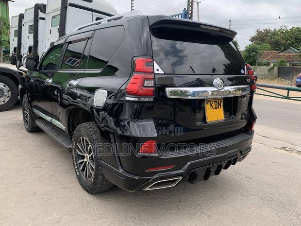 Toyota Land Cruiser Prado 2.8 2017 Black