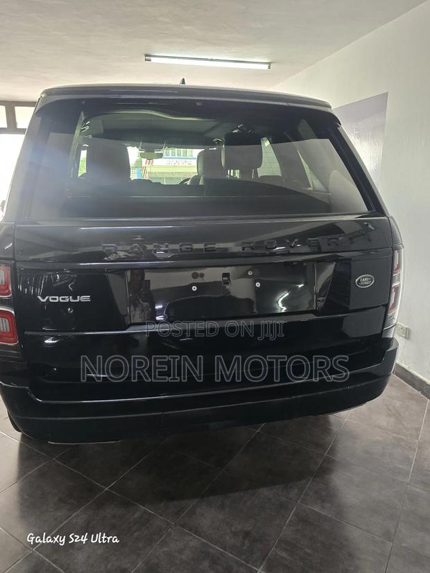 Land Rover Range Rover Vogue 2018 Matt Black