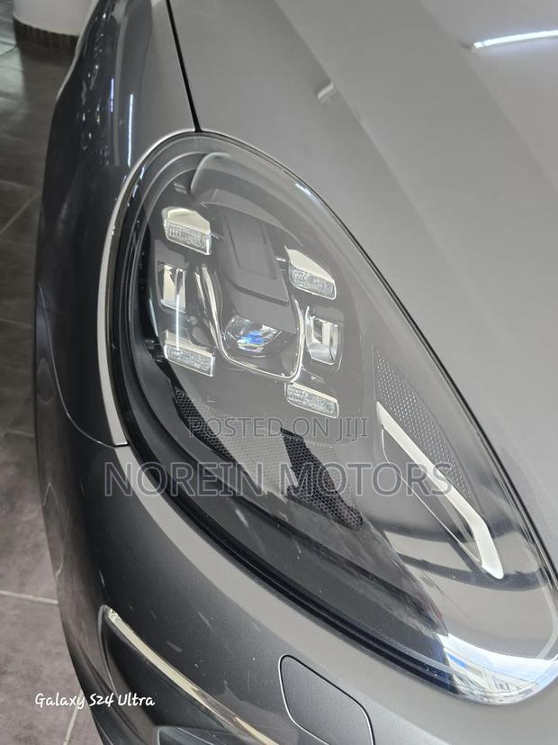 Porsche Cayenne 2018 Gray