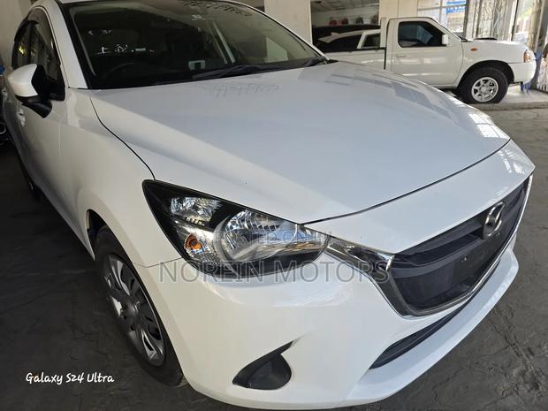 Mazda Demio 2017 White