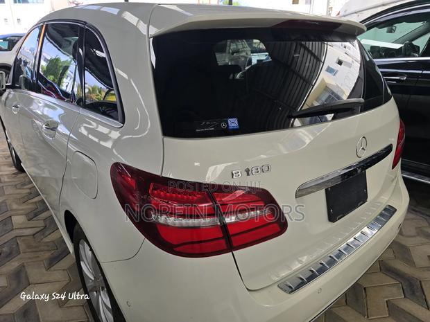 Mercedes-Benz B-Class 2017 Off white