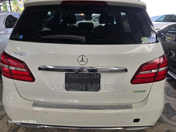 Mercedes-Benz B-Class 2017 Off white