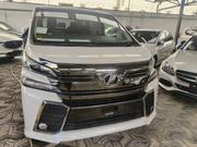 Toyota Vellfire 2018 White for sale
