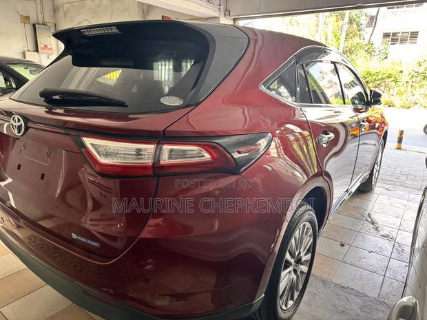 Toyota Harrier 2.0 2018 Burgundy