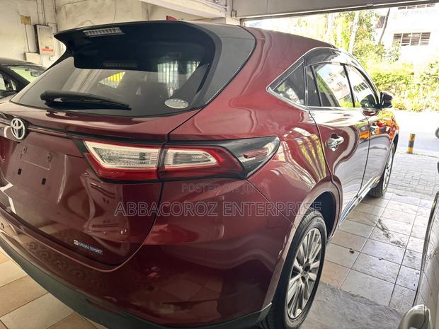 Toyota Harrier 2.0 2018 Burgundy