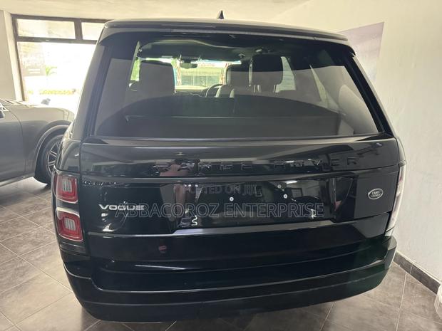 Land Rover Range Rover Vogue 2018 Black