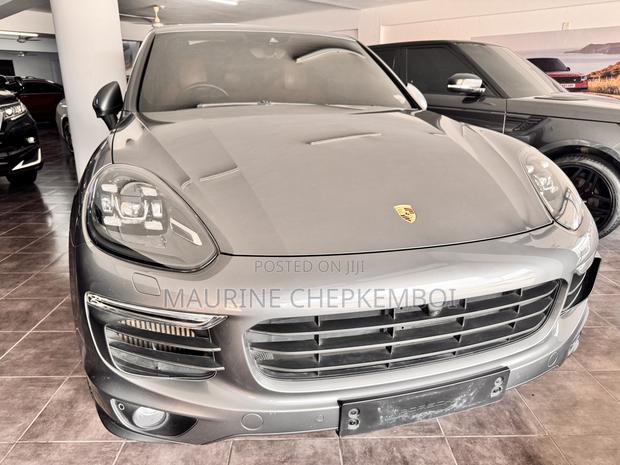 Porsche Cayenne Turbo S AWD 2018 Silver