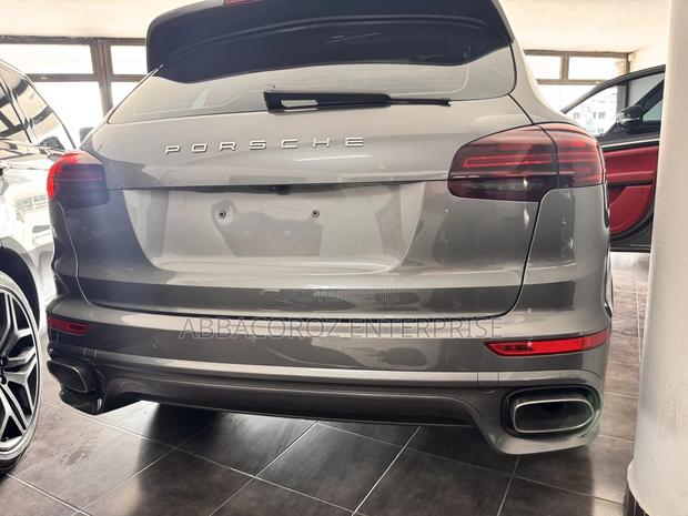 Porsche Cayenne Turbo S AWD 2018 Silver