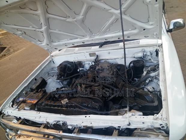 Toyota Hilux 1999 White