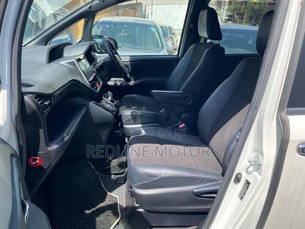 Toyota Noah 2018 Pearl