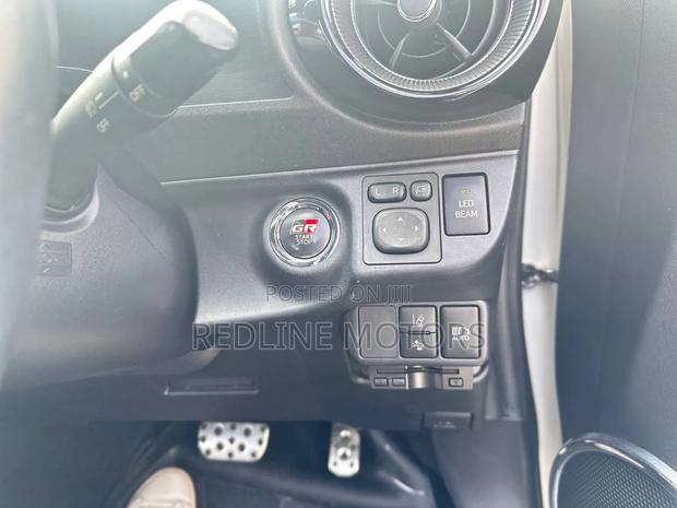 Toyota Aqua 2018 Pearl