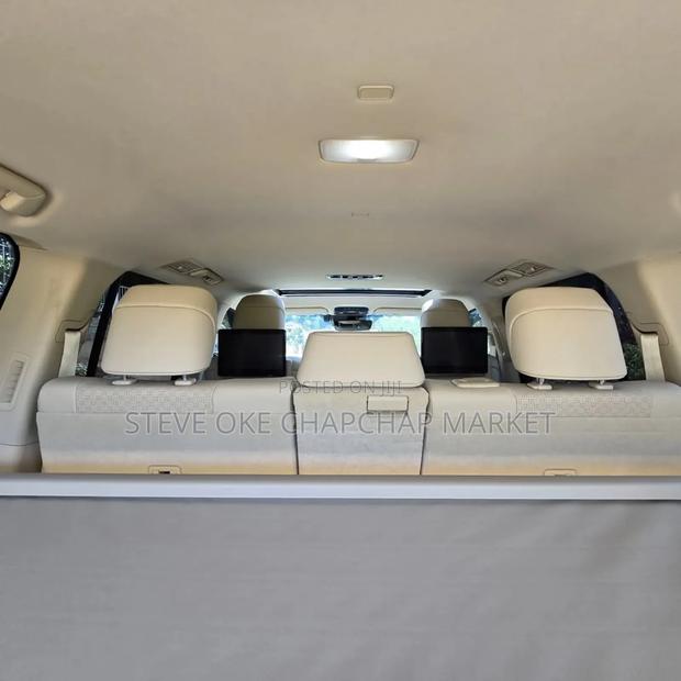 Toyota Land Cruiser 2023 Gold