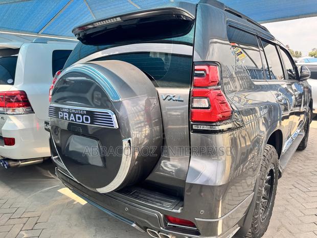 Toyota Land Cruiser Prado 3.0 172hp 2018 Gray