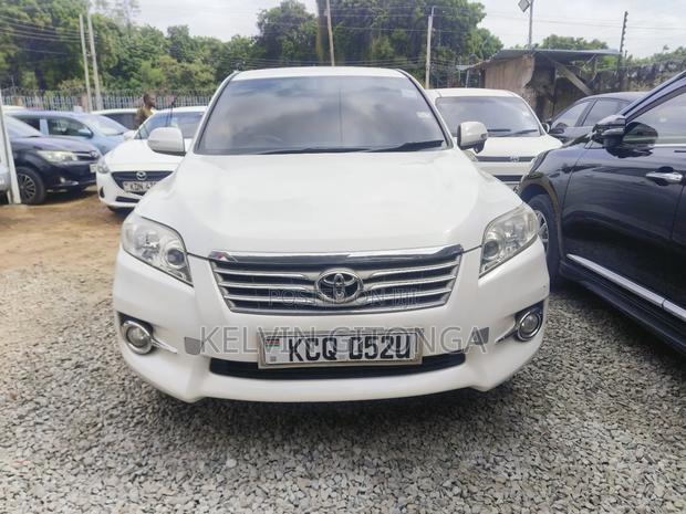 Toyota Vanguard 2012 White