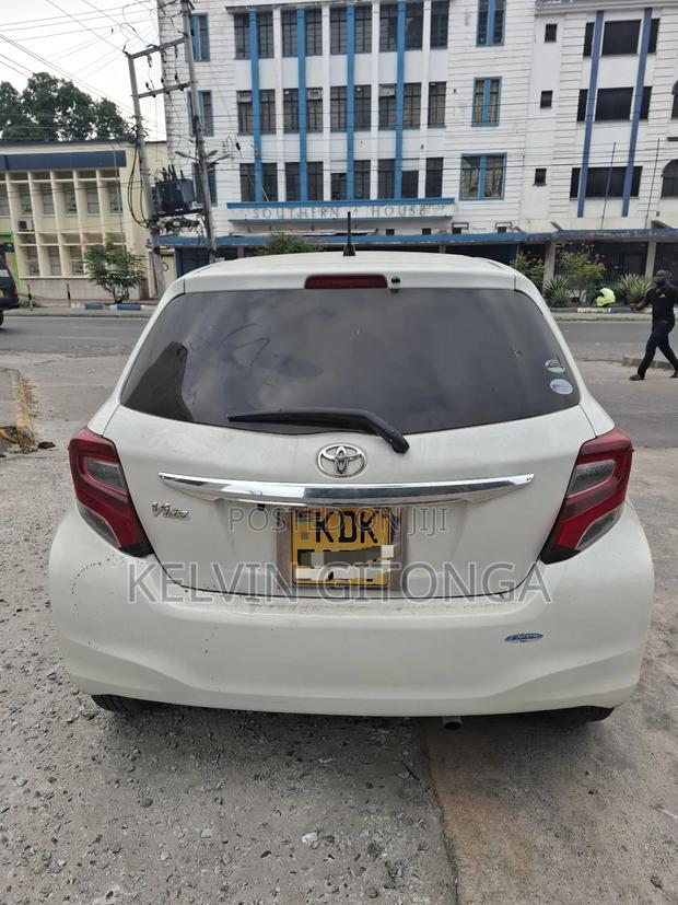 Toyota Vanguard 2012 White