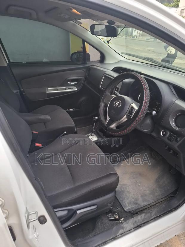 Toyota Vanguard 2012 White