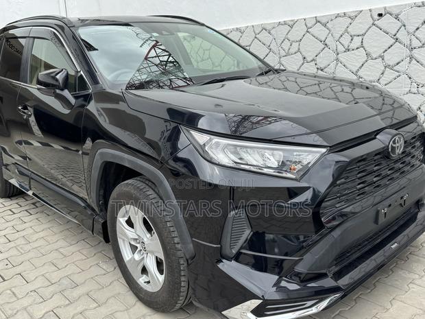 Toyota RAV4 XLE Premium AWD 2019 Gray