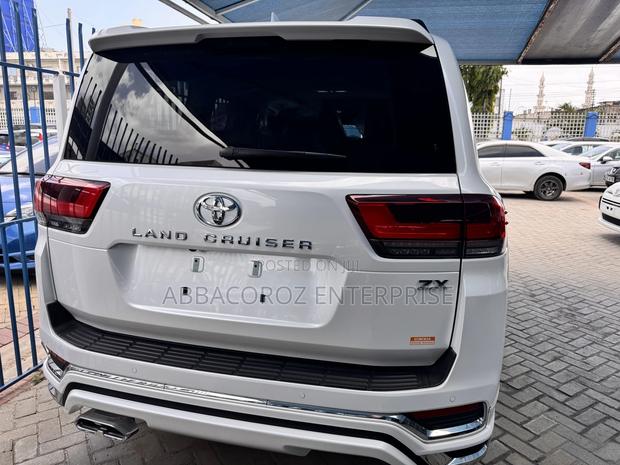 Toyota Land Cruiser 3.5 Petrol 4WD 2022 White