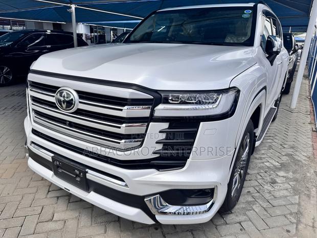 Toyota Land Cruiser 3.5 Petrol 4WD 2022 White