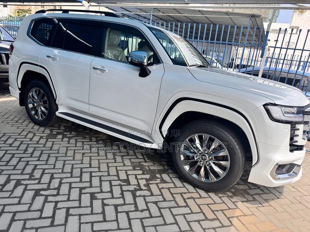 Toyota Land Cruiser 3.5 Petrol 4WD 2022 White