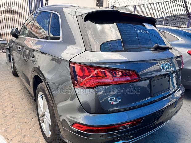 Audi Q5 2018 Gray