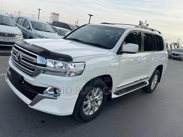 Toyota Land Cruiser 2021 White