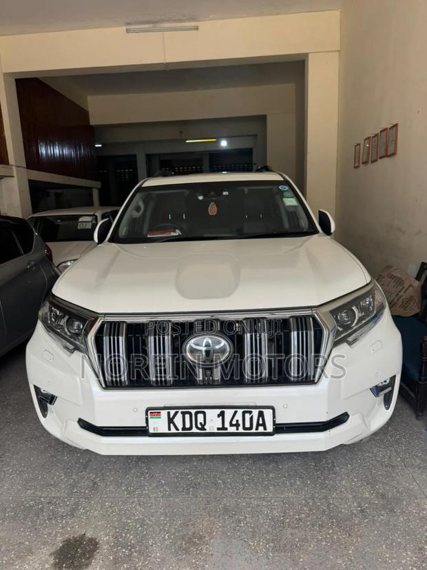Toyota Land Cruiser Prado 2018 Off white