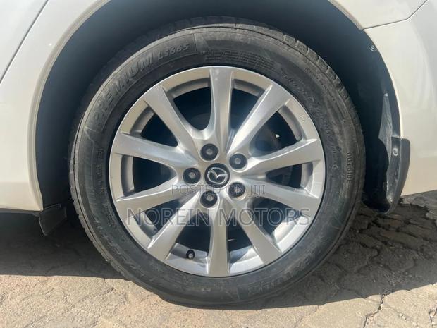 Toyota Sienta 2017 Silver