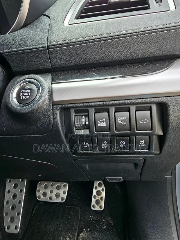 Subaru Outback 2018 Gray