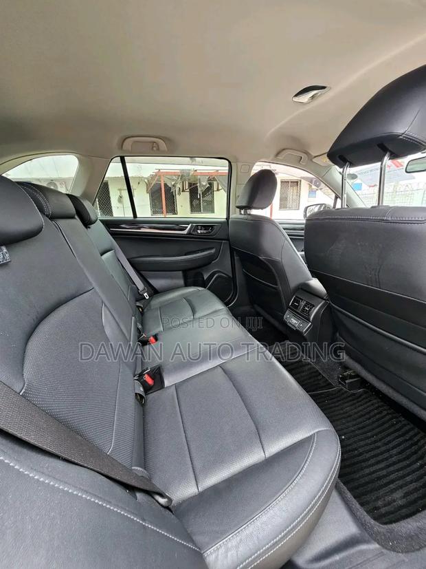 Subaru Outback 2018 Gray