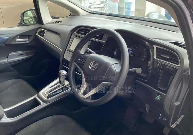 Honda Fit Shuttle 2017 Blue