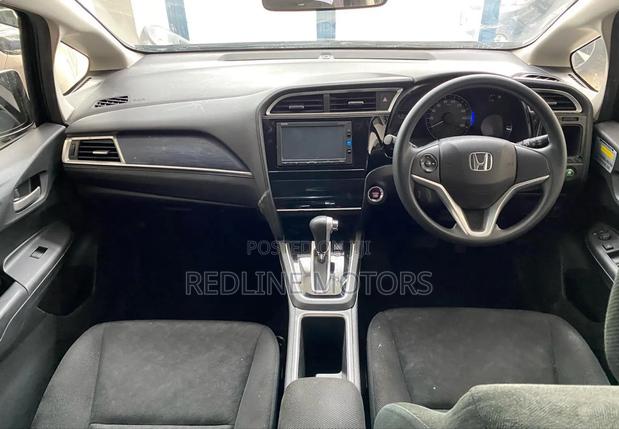 Honda Fit Shuttle 2017 Blue