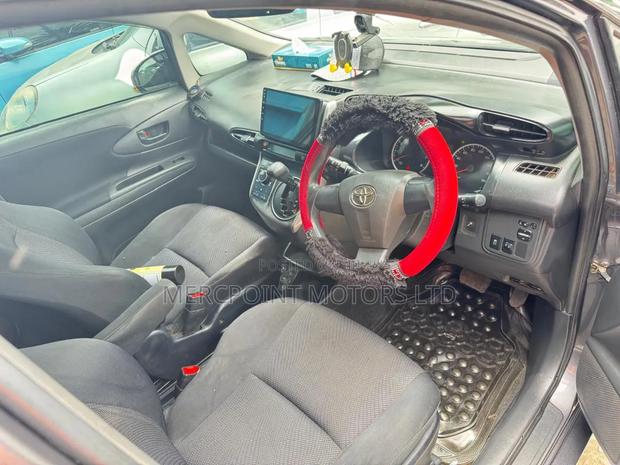 Toyota Wish 2014 Gray