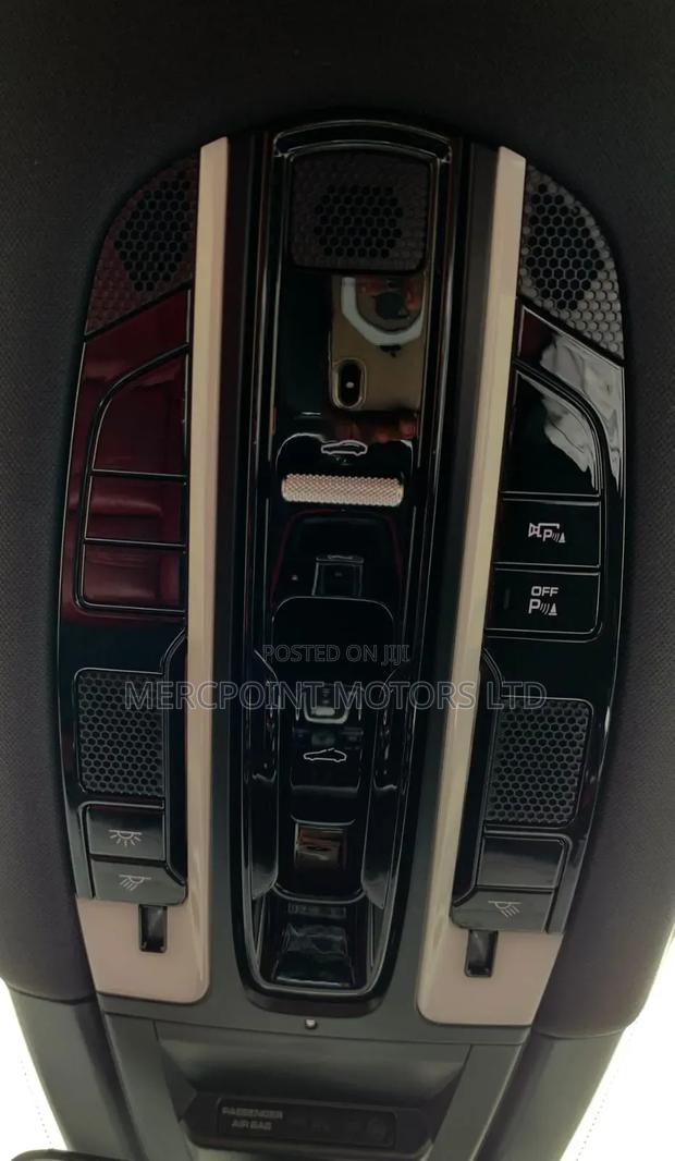 Porsche Cayenne GTS AWD 2018 White