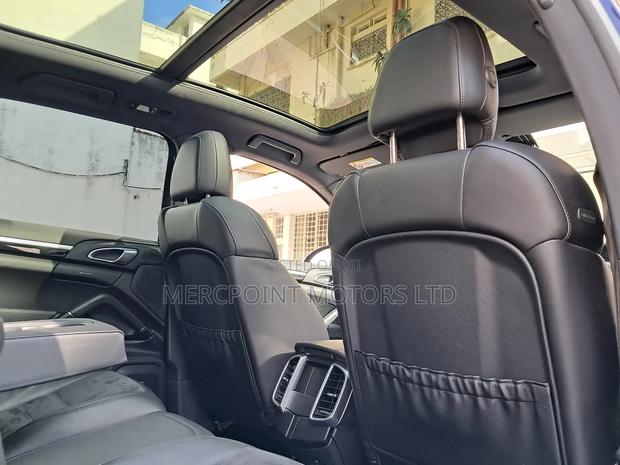 Porsche Cayenne 2019 Purple
