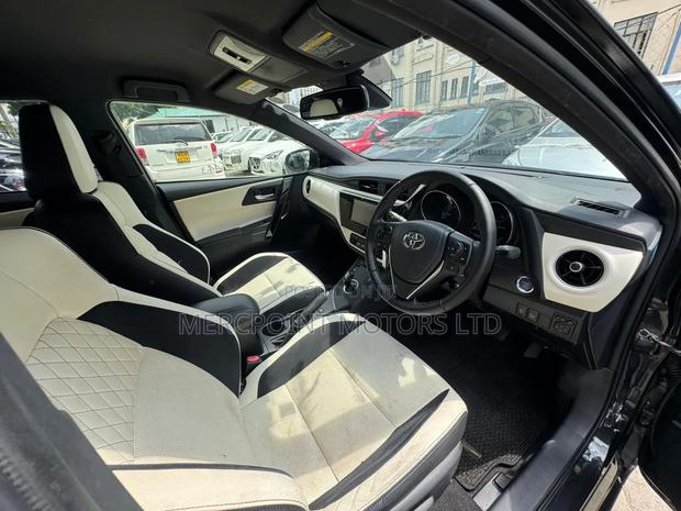 Toyota Auris 2018 Black