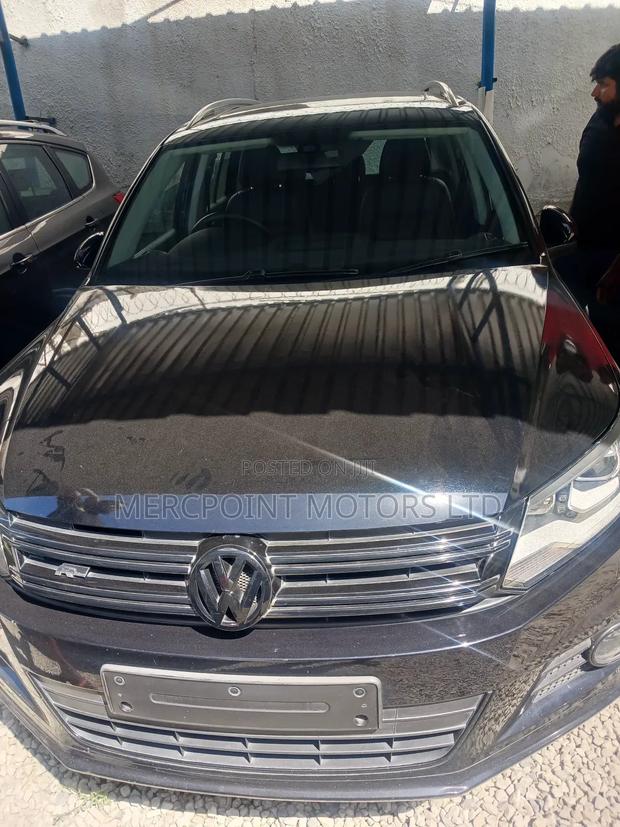 Volkswagen Tiguan 2.0T Sport FWD 2017 Black