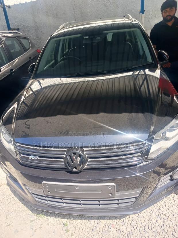 Volkswagen Tiguan 2.0T Sport FWD 2017 Black