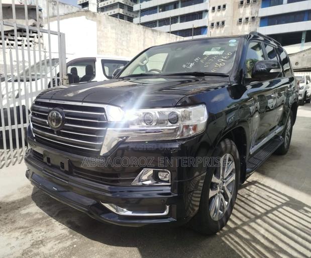 Toyota Land Cruiser 4.6 V8 ZX 2017 Black