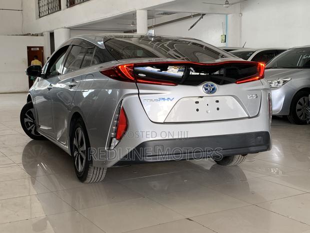 Toyota Prius Two Eco 2018 Silver