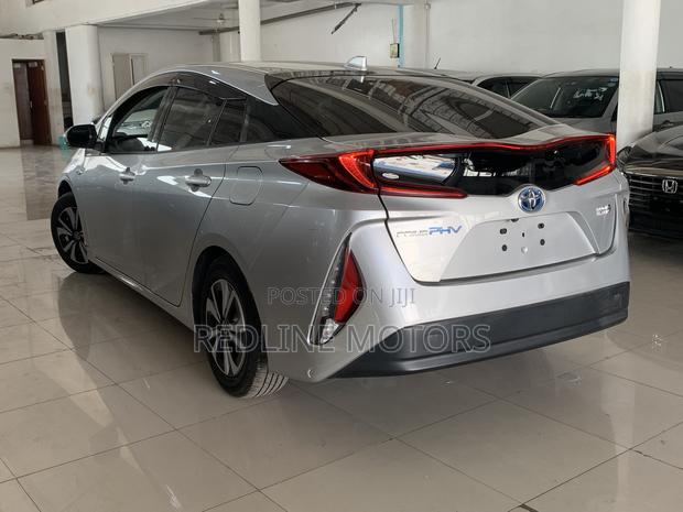 Toyota Prius Two Eco 2018 Silver
