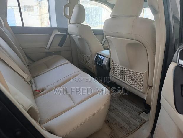 Toyota Land Cruiser Prado 2.8 2018 Gray