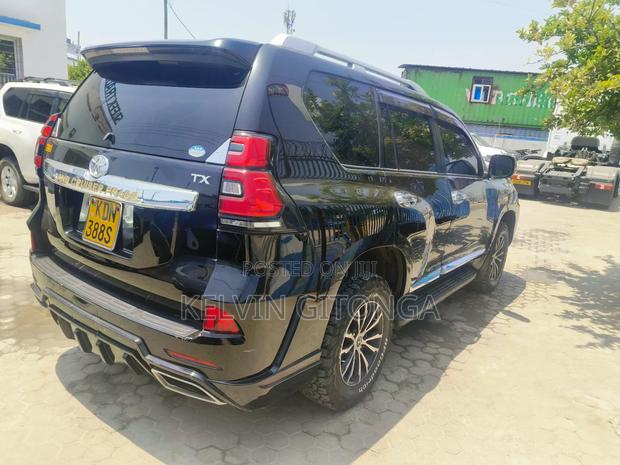 Toyota Land Cruiser Prado 2016 Black