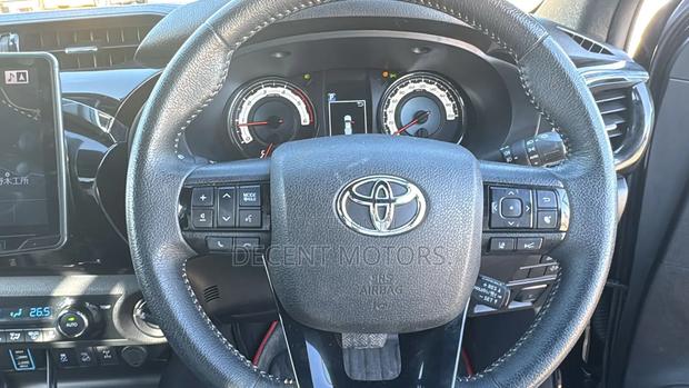 Toyota Hilux 2020 Black