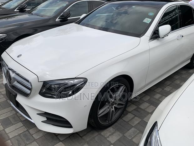 Mercedes-Benz E220 2017 Off white
