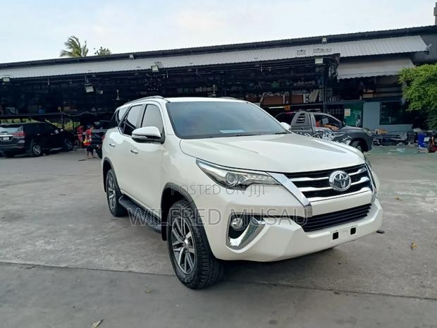 Toyota Fortuner 2.8 D AWD 2017 White