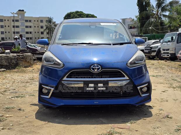 Toyota Sienta 1.5 Hybrid FWD (6-seater) 2018 Blue